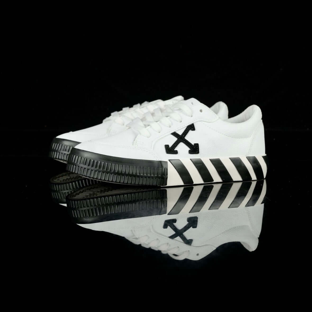 OFF-WHITE LOW VULCANIZED BLACK AND WHITE