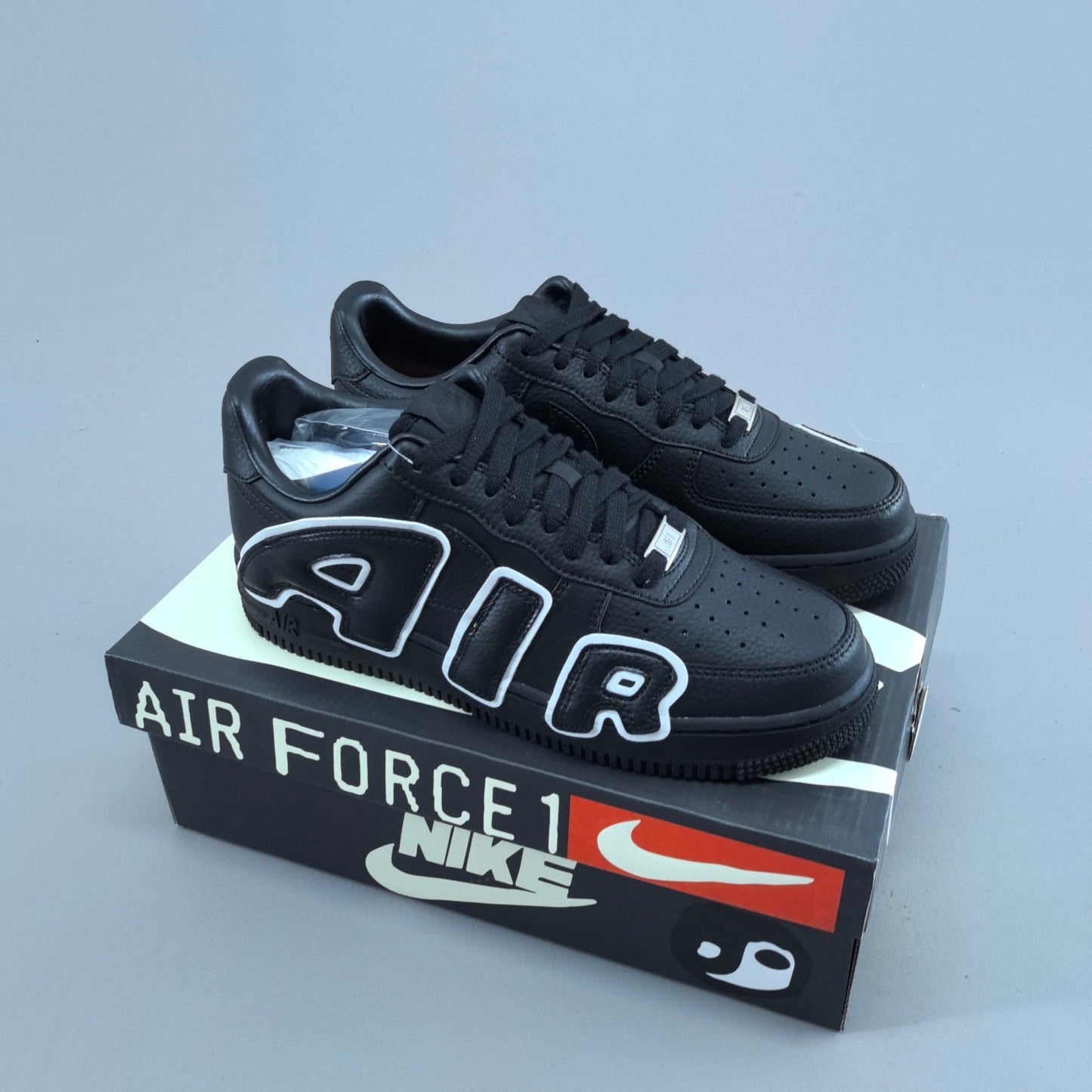 NIKE AIR FORCE 1 07 "AIR-FLEA"