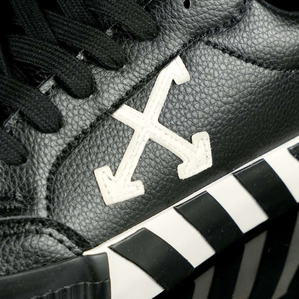 OFF-WHITE LOW VULCANIZED BLACK AND WHITE