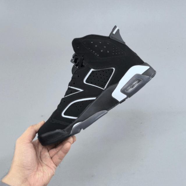 AIR JORDAN 6 RETRO CAP AND GOWN