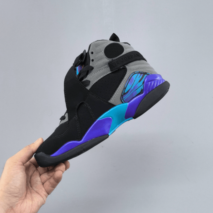 Air Jordan 8 Retro Bugs Bunny