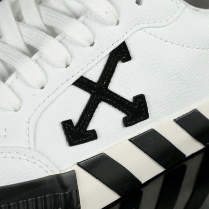 OFF-WHITE LOW VULCANIZED BLACK AND WHITE